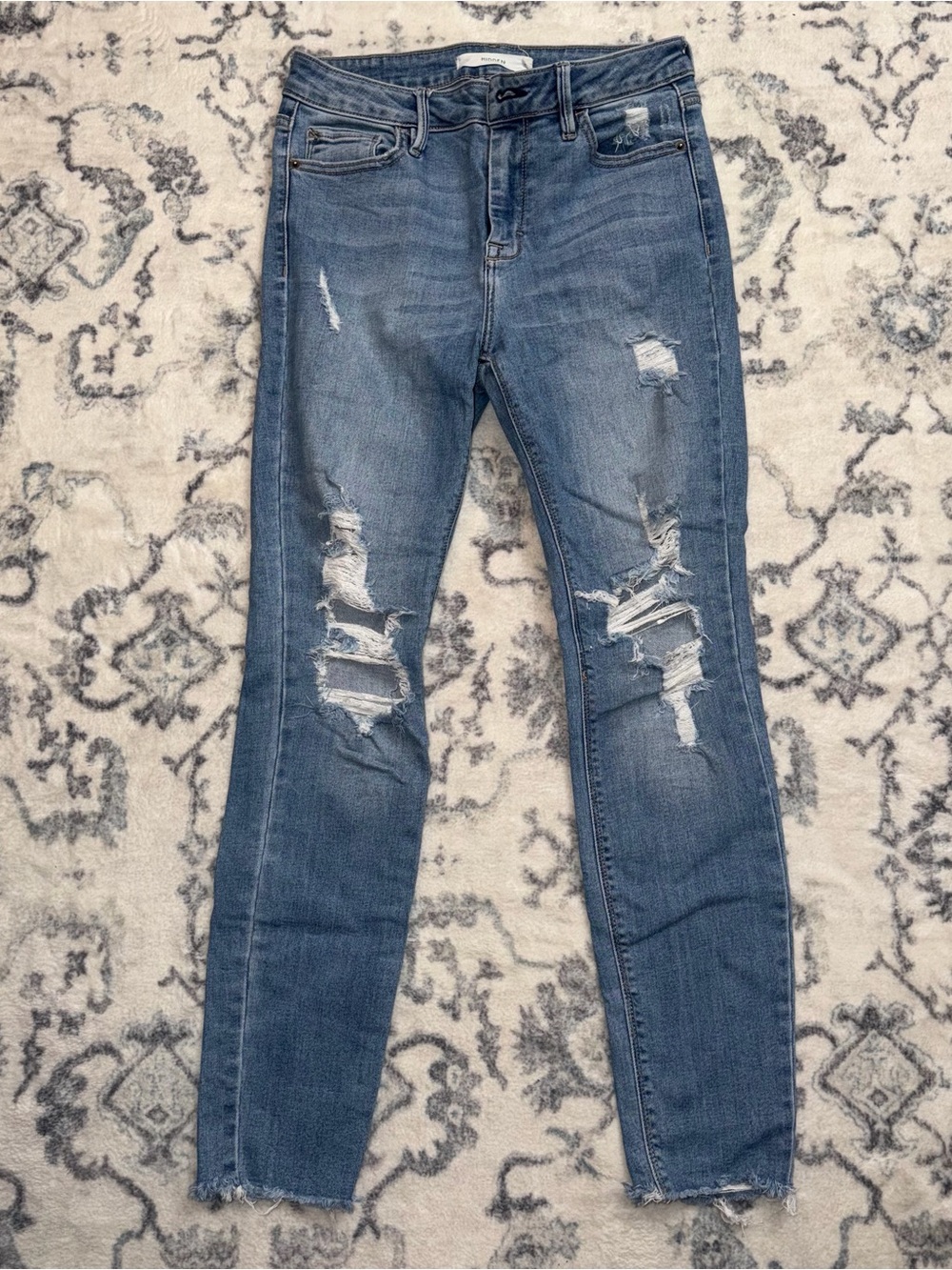 Women's Distressed Skinny Jeans in Medium Blue